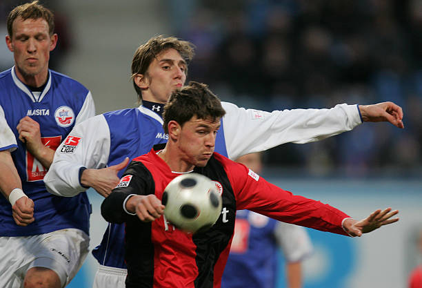 两端表现出 两端表现出